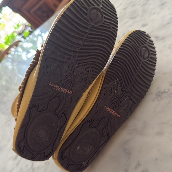 Manitobah Mukluks Unisex Indigenous Leather Moccasins Men’s 9 Women’s 11 - Picture 10 of 10